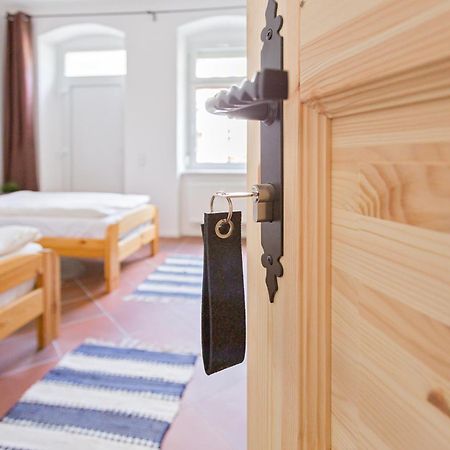 Doppelzimmer III Gaestezimmer In Unterkunft Mit Gemeinschaftsbad Und Gemeinschaftskueche Chemnitz Ngoại thất bức ảnh